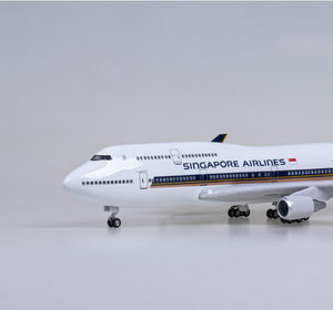 โมเดลเครื่องบินเรซิ่นขนาด 47 ซม. อัตราส่วน 1/160 โบอิ้ง 747 สายการบินสิงคโปร์ รุ่น <span class=keywords><strong>B747</strong></span> รับทำโลโก้ตามสั่ง (OEM) - Product Image 4