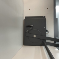 Cesto Deslizante Moderno de Camada Dupla com Base de Ferro Cromado e Tapete Antiderrapante, Capacidade de Carga de 25KG para Armários de Cozinha