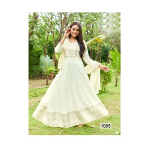 Robes de créateur en rayonne lourde avec quatre feuilles latérales avec Dupatta pour mariage et fête disponibles au prix d'exportation - Product Image 1