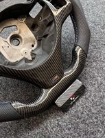Volant de direction en fibre de carbone de remplacement personnalisé pour BMW E90 E92 E93 E70 E71, cuir perforé avec marqueur à rayures M-Tri-Color