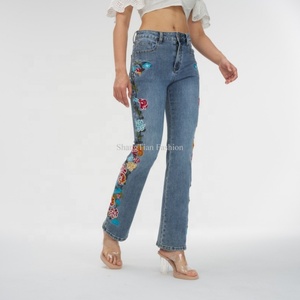 Jeans de Mezclilla de Cintura Baja para Mujer, de Alta Calidad OEM, con Bordado Floral Multicolor, Corte Recto - Product Image 1