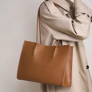 Sac fourre-tout haut de gamme en cuir véritable pour femme, en cuir de vachette souple, grande capacité, fermeture ouverte, doublure en polyester, sac à bandoulière polyvalent - Product Image 1