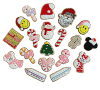 Collection de décorations d'arbre de Noël moderne Ornements en feutre faits à la main avec cintre Train brodé Bonbons Résine Plastique quantité minimale de commande 20pcs