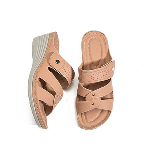 Sandalias de cuña de cuero para mujer, zapatos de moda para caminar al aire libre de verano con suela suave y antideslizante - Product Image 5