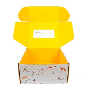 Boîtes d'expédition en carton ondulé recyclé personnalisées imprimées en jaune et blanc pour vêtements, chaussures, emballage avec logo - Product Image 1