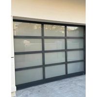 Porte de garage sectionnelle Prima moderne électrique automatique en panneaux imitation bois haut de gamme en aluminium