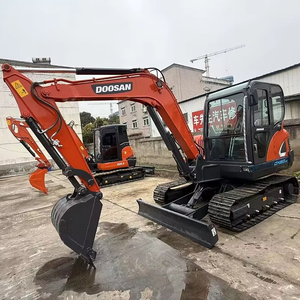 Mini-excavatrice Doosan DX60 d'occasion de haute qualité, peu d'heures de fonctionnement, 6 tonnes, en stock, livraison rapide. - Product Image 1