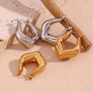 Pendientes de Aro Huggie de Acero Inoxidable con Baño de Oro de 18k, Diseño de Burbuja Irregular Hueca y Gruesa en Forma de U, Joyería de Moda que No se Deslustra - Product Image 5