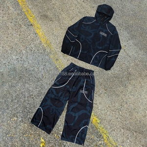 Fabricante de Ropa, Chaqueta Cortavientos Reflectante de 3m Personalizada y Conjunto de Pantalones de Nailon con Diseño de Impresión Digital, Traje Deportivo Cortavientos para Hombre - Product Image 4