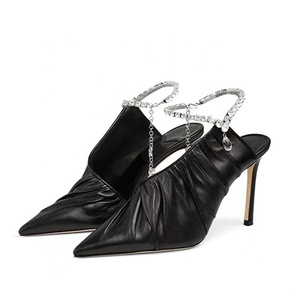 Sandales à talons hauts et fins pour femmes avec lanières à la cheville, découpes latérales, en cuir, à bout pointu, style escarpins de soirée, ornées de diamants brillants - Product Image 5