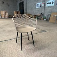 Chaise de salle à manger moderne nordique à dossier creux, en plastique, créative, pour loisirs et réunions, modèle de chaise de table