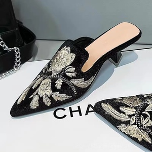 Mules de Mujer BaoTou con Punta en Pico, Tacón Alto, Parte Superior de Gamuza, Suela de Goma, Estilo <span class=keywords><strong>Chino</strong></span>, Bordado Floral, para Verano - Product Image 4