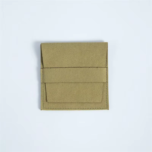Bolsa de Joyería de Microfibra de Ante con Logotipo Personalizado de 8x8 cm, Bolsa de Embalaje de Terciopelo para Anillos, Collares y Pendientes - Product Image 4