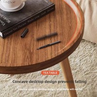 Petite table basse ronde en bois massif de style Wabi-Sabi pour appartement et balcon, utilisation comme table de chevet
