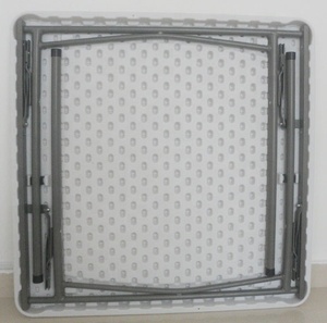 Tavolo Quadrato Pieghevole in Plastica per Fiere, Mercati, Noleggio e Uso Fai-<span class=keywords><strong>da</strong></span>-Te - Product Image 3