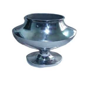 Vase à fleurs en aluminium moulé de haute qualité pour centre de vaisselle avec vernis miroir disponible en finition mate également décor de salon à la maison - Product Image 1