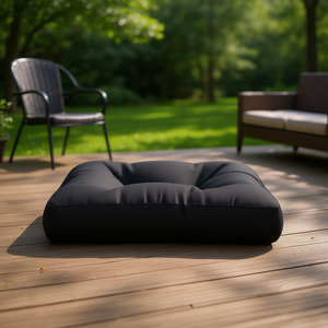 Coussin d'extérieur noir 22,8x22,8x3,9 cm en tissu matelassé résistant à l'eau pour décorations extérieures - Product Image 2