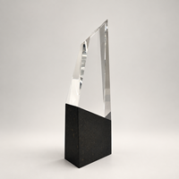 Trophée en marbre moderne Crystal Peak Award, design géométrique pointu créatif, gravure personnalisée pour la reconnaissance d'entreprise