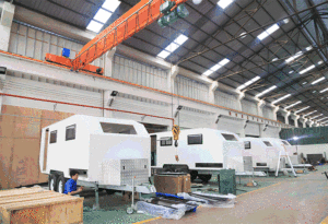 Autocaravana <span class=keywords><strong>Camper</strong></span> <span class=keywords><strong>4x4</strong></span> Todoterreno Versátil con Cama Larga 8x8 <span class=keywords><strong>Iveco</strong></span> - Product Image 3