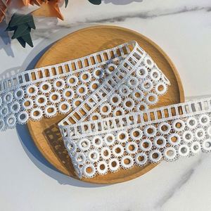 Dentelle de broderie en polyester de haute qualité pour vêtements - Product Image 4