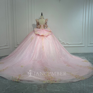 XS278 Hermoso Vestido de Noche Rosa Hada con Mangas Largas y Cola para Quinceañeras - Product Image 4