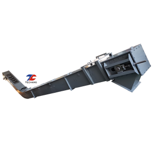 Geschikt voor hellende opwaartse transportband met dubbele ketting en schrapers - Product Image 1