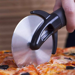 Herramienta para <span class=keywords><strong>Pizza</strong></span> en Oferta, Cortador de <span class=keywords><strong>Pizza</strong></span> de Acero Inoxidable, Rodillo para Masa, Cortador de <span class=keywords><strong>Pizza</strong></span> de Cocina con Mango - Product Image 3
