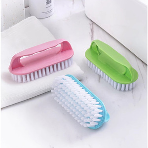 Cepillo de limpieza multifuncional para el hogar con cerdas de plástico suave y mango grueso; adecuado para lavar ropa y fregar. - Product Image 2
