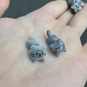 Boucles d'oreilles clous chat bleu en peluche moelleuse, mignonnes, style dessin animé, douces, petites, animales, douillettes pour l'hiver {Boucles d'oreilles pour femmes} - Product Image 3