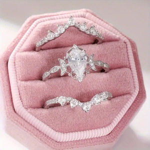 Anello con Cristallo a Goccia Corona per Donne, Stile Regale, Accessorio Moda per Uso Quotidiano e Feste - Product Image 3