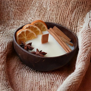 Candela Profumata Ecologica 100% Naturale in Cera di Soia in Ciotola di Cocco Piccola Candela in Guscio di Cocco - Product Image 6