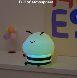 โคมไฟกลางคืนซิลิโคนรูปผึ้ง ชาร์จไฟผ่าน USB ไฟ LED สำหรับเด็ก โคมไฟข้างเตียง ควบคุมการเปลี่ยนสีด้วยการแตะ โคมไฟ RGB สำหรับห้องนอนเด็ก ปี 2026 - Product Image 2