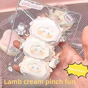 Juguete de Conejo Blanco Blandito y Esponjoso de Goma de Rebote Lento, Hecho a Mano, para Aliviar el Estrés en Niñas - Product Image 2