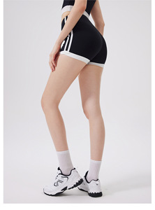 Shorts de yoga pour femmes en gros, 3 pouces, à rayures latérales, blancs, avec bord contrastant, taille haute, effet push-up fessier, pour le cyclisme et l'entraînement - Product Image 2