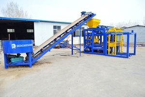 Machine <span class=keywords><strong>à</strong></span> fabriquer des blocs creux, machine <span class=keywords><strong>à</strong></span> briques autobloquantes, fabricant de machines <span class=keywords><strong>à</strong></span> fabriquer des blocs QT4-26, machine <span class=keywords><strong>à</strong></span> fabriquer des briques anciennes <span class=keywords><strong>à</strong></span> <span class=keywords><strong>vendre</strong></span> - Product Image 4