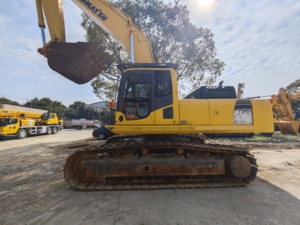 Excavatrice d'occasion de 45 tonnes Komatsu Pc450 Engins de terrassement Pelleteuse sur chenilles Pc450 d'occasion en vente - Product Image 4