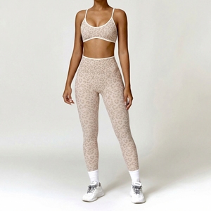 Conjuntos Deportivos de Yoga de 4 Piezas, Ropa Deportiva Activa Personalizada sin Costuras, a la Moda, para Gimnasio, para Mujer, 2025 - Product Image 2