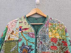 Veste en coton réversible à col en V style vintage, veste patchwork, veste florale, veste vintage faite à la main pour femmes, manteau d'hiver - Product Image 3