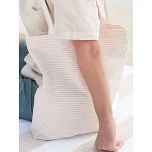 Sac fourre-tout en coton biologique rayé, merchandising durable - Product Image 3