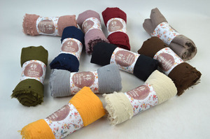 Popular Plain Pom Pom Crinkle Cotton Viscose Muslim Hijab Shawl Scarf Women Autumn Winter Warm <strong>Head</strong> <strong>Wraps</strong> - Product Image 4