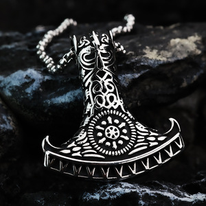 Collar con colgante de hacha vikinga de acero inoxidable yunnique para hombre, amuleto de estilo nórdico para ropa, regalo a juego - Product Image 4