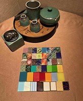Personnalisez vos tuiles de mahjong : gravez une face sur des tuiles en acrylique avec impression intérieure et motif de dos en bois incrusté au choix.