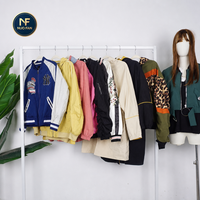 Jaket Fashion Bekas untuk Wanita-Pakaian Bekas Berkualitas Tinggi Koleksi Musim Gugur/Dingin Bahan Campuran Dijual Per Kilogram Pabrik
