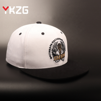 Échantillons Gratuits Casquettes de Baseball 5 Panneaux en Daim à Visière Plate Bicolore Style Sportif Urbain Protection Solaire Trucker Broderie Personnalisée Image