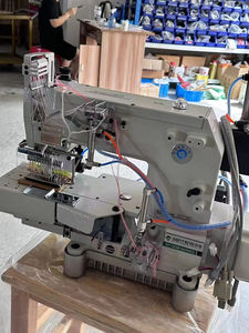 מכונת תפירה תעשייתית להכנסת/חיבור תעשייתי עבור חליפות ריצה וספורטס - Product Image 3