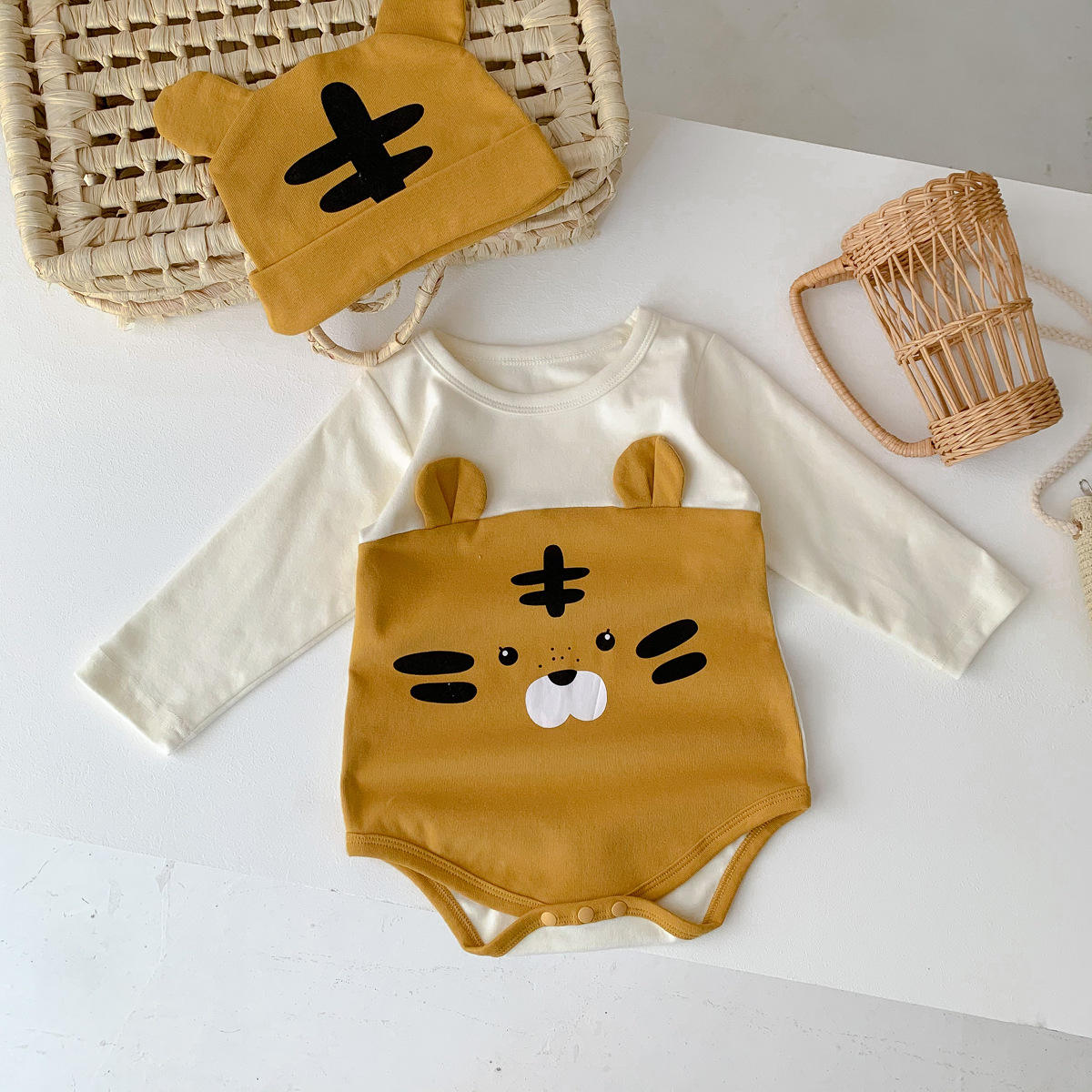 สีเหลือง