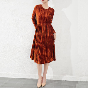 Abito da sera da donna in <span class=keywords><strong>velluto</strong></span> ispessito, nuovo modello autunno 2026, a maniche lunghe, girocollo, plissettato, di media lunghezza - Product Image 4