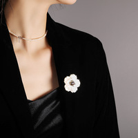 Broche en laiton en gros pour la fabrication de bijoux, motif fleur de coquillage marin et fleur de pêcher en perle d'eau douce