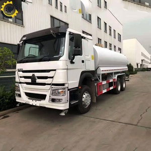 Camión Cisterna Sinotruk Howo 6x4 <span class=keywords><strong>de</strong></span> 400 CV para Transporte <span class=keywords><strong>de</strong></span> <span class=keywords><strong>Agua</strong></span> <span class=keywords><strong>Potable</strong></span>, Camión Cisterna <span class=keywords><strong>de</strong></span> 18000 Litros para <span class=keywords><strong>Agua</strong></span> <span class=keywords><strong>Potable</strong></span> <span class=keywords><strong>en</strong></span> <span class=keywords><strong>Venta</strong></span> - Product Image 3
