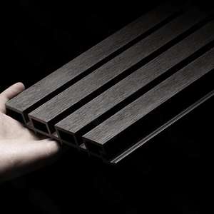 รั้วแผ่นโพลียูรีเทนสีดำ ยี่ห้อเกรทวอลล์ สำหรับใช้งานกลางแจ้ง - Product Image 1